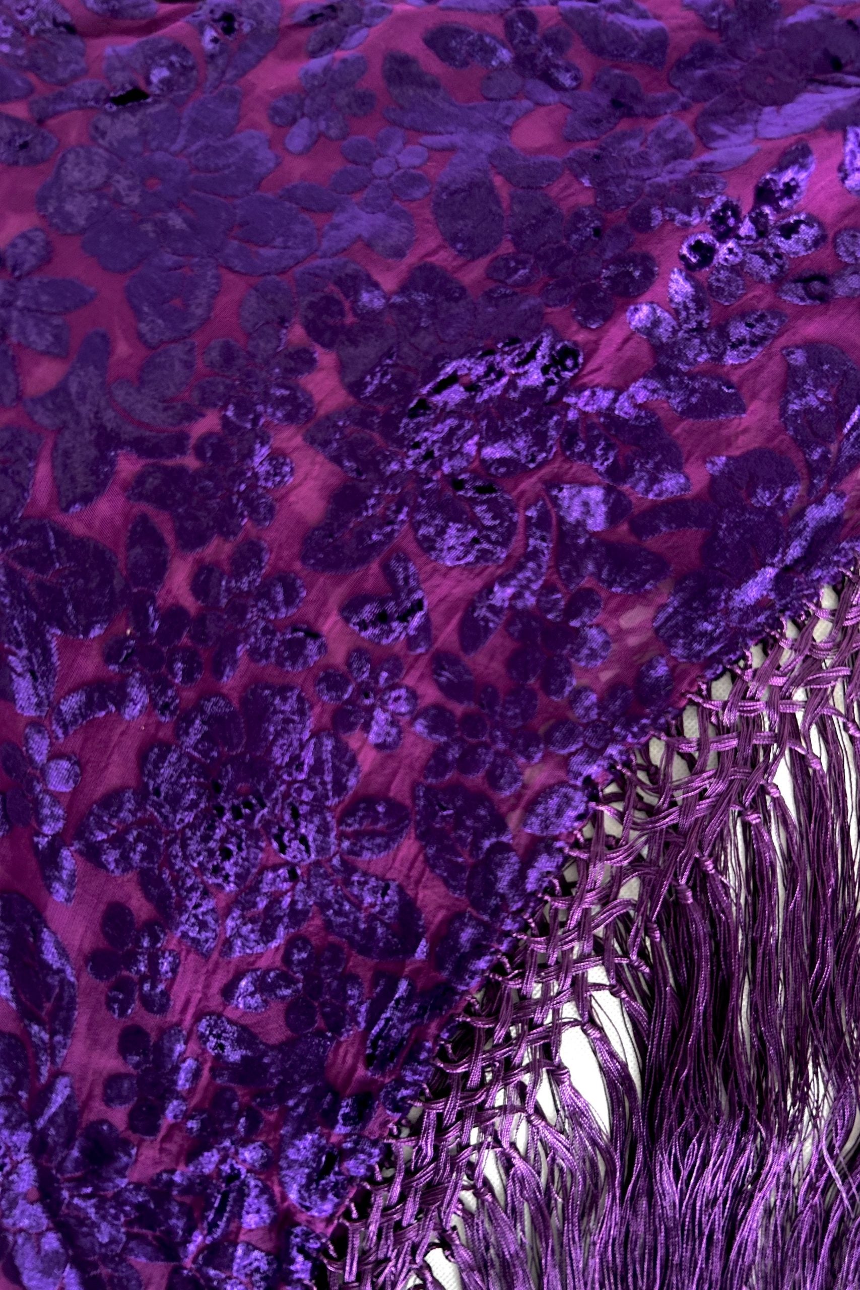 Velvet shawl