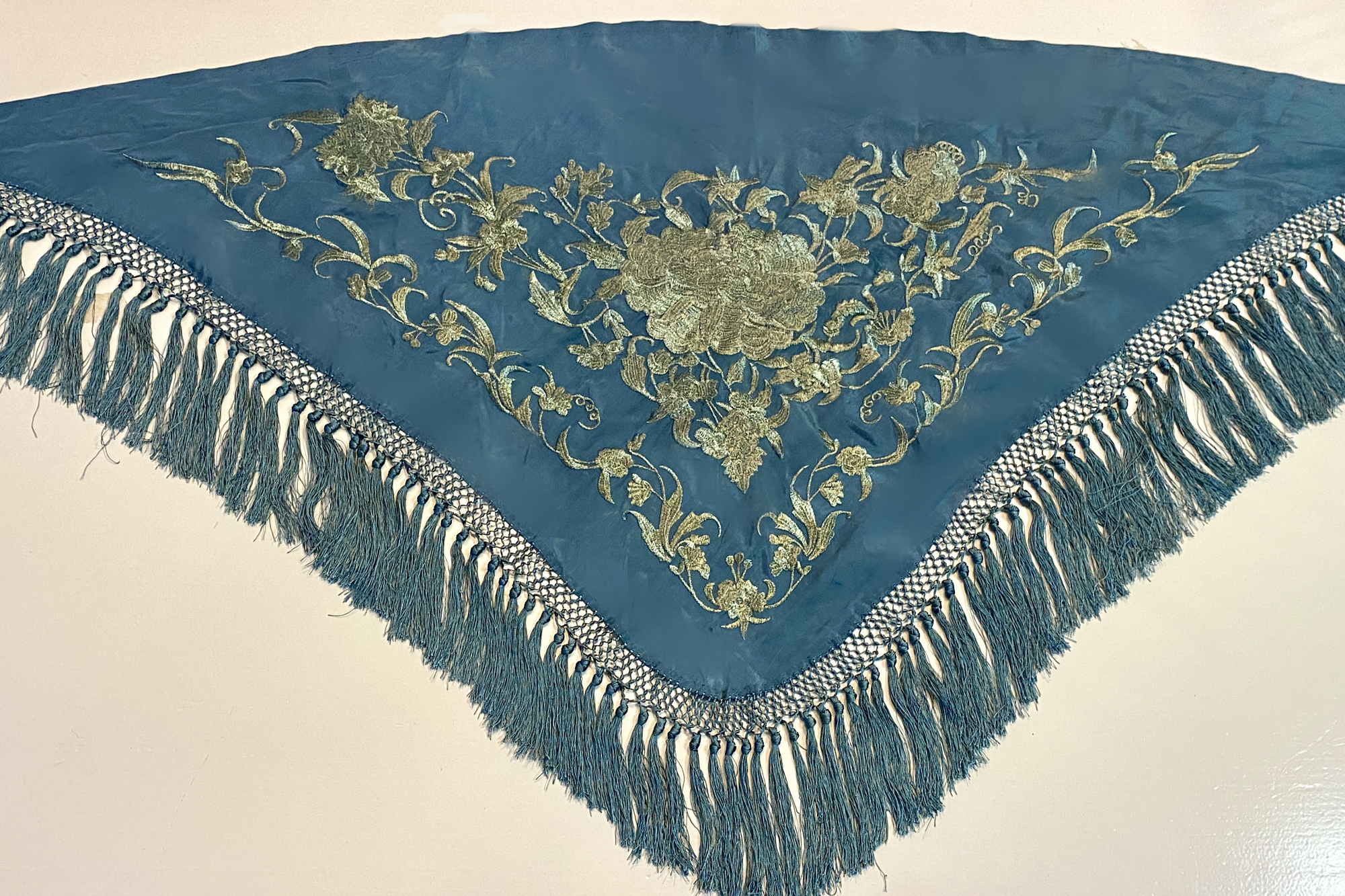 Mantoncillo Bordado Dorado Turquesa