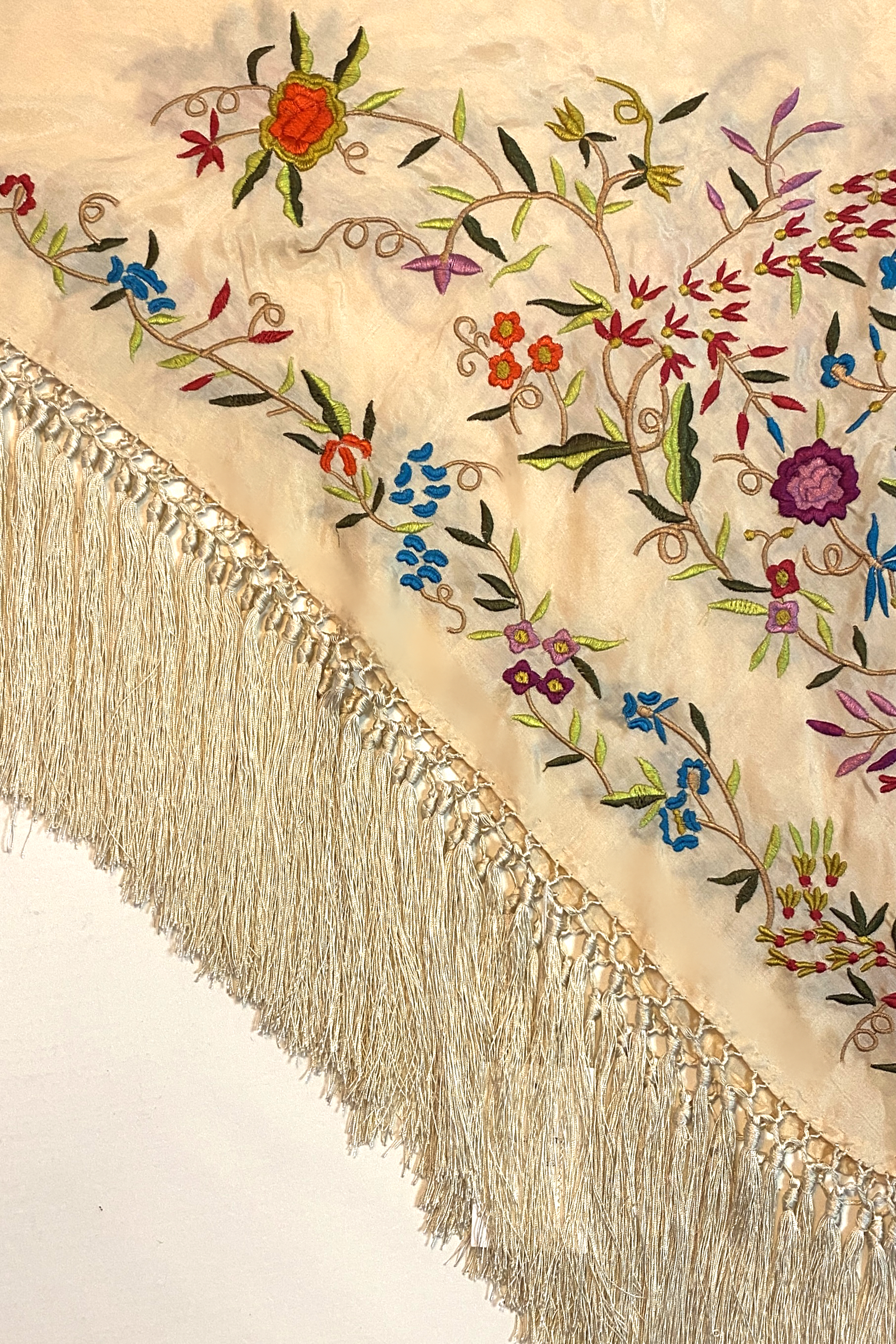 Mantoncillo Bordado Margaritas Beige