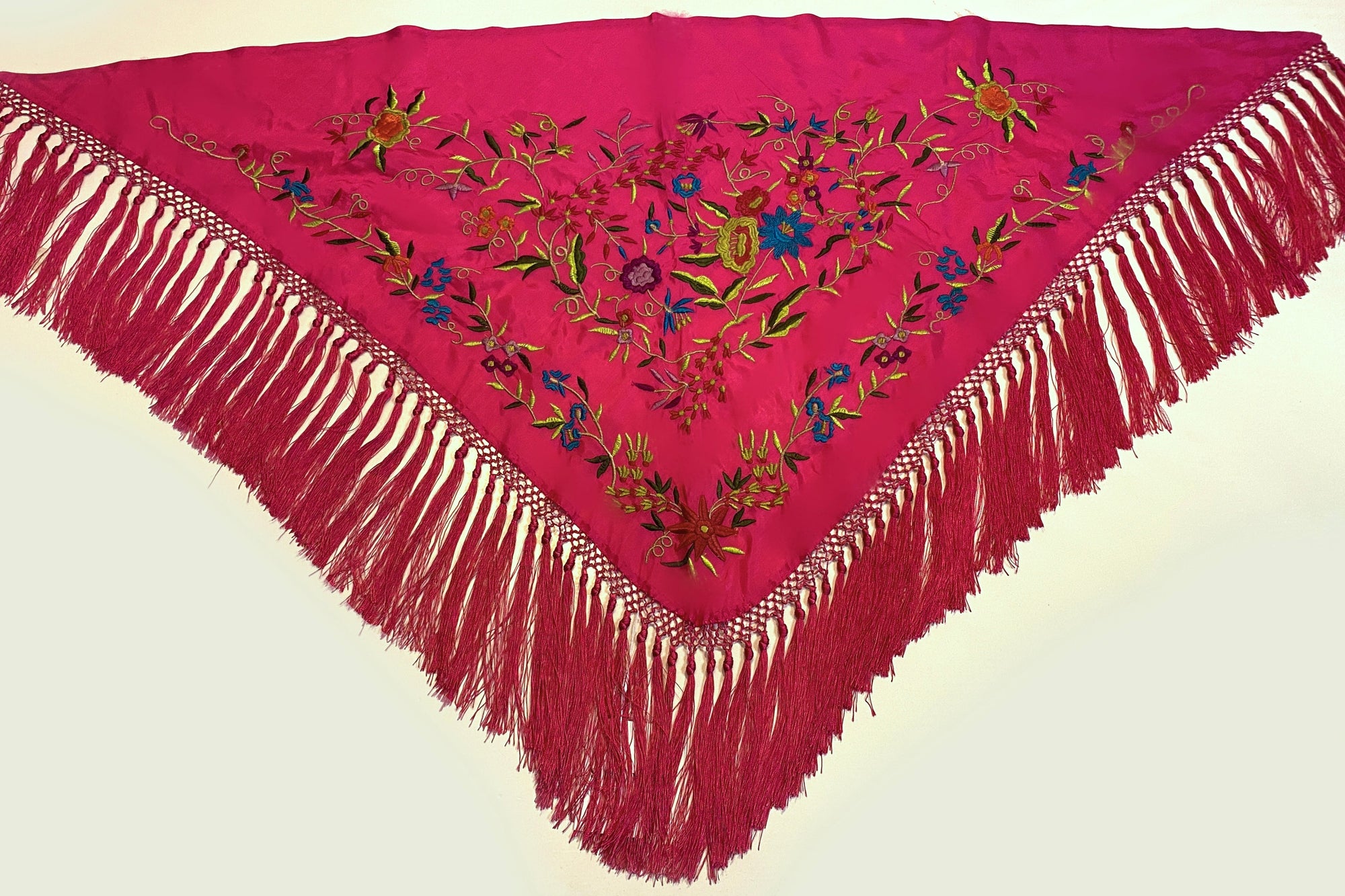 Mantoncillo Bordado Margaritas Fucsia