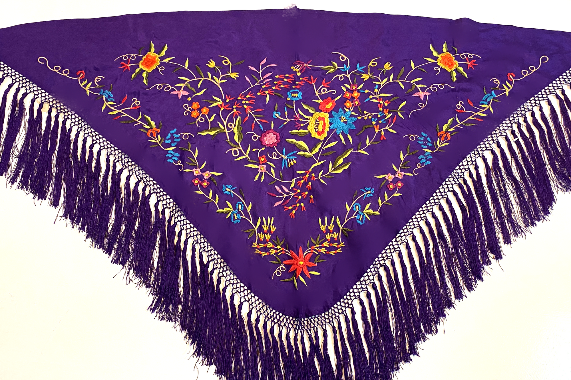 Mantoncillo Bordado Margaritas Morado