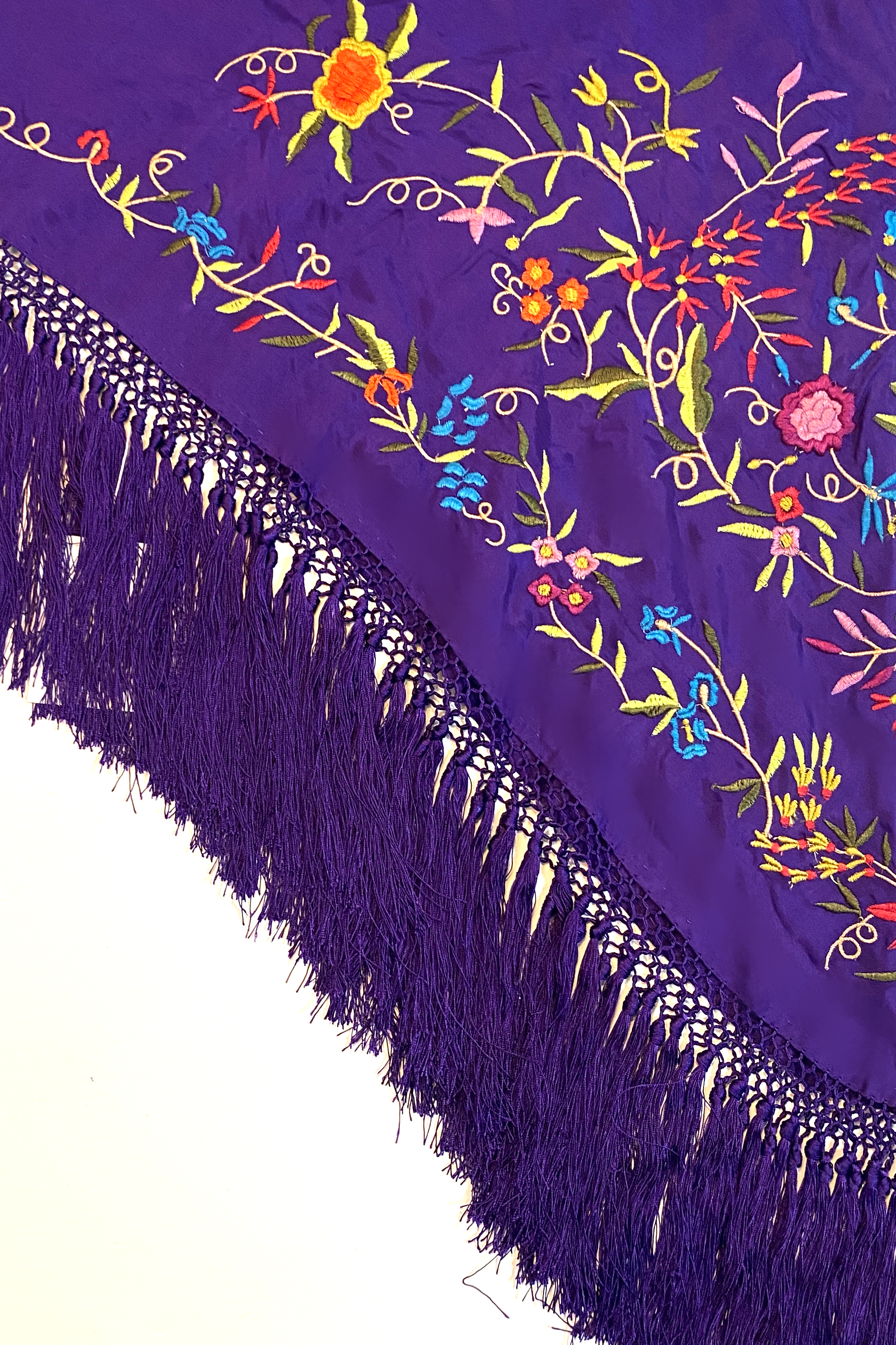 Mantoncillo Bordado Margaritas Morado