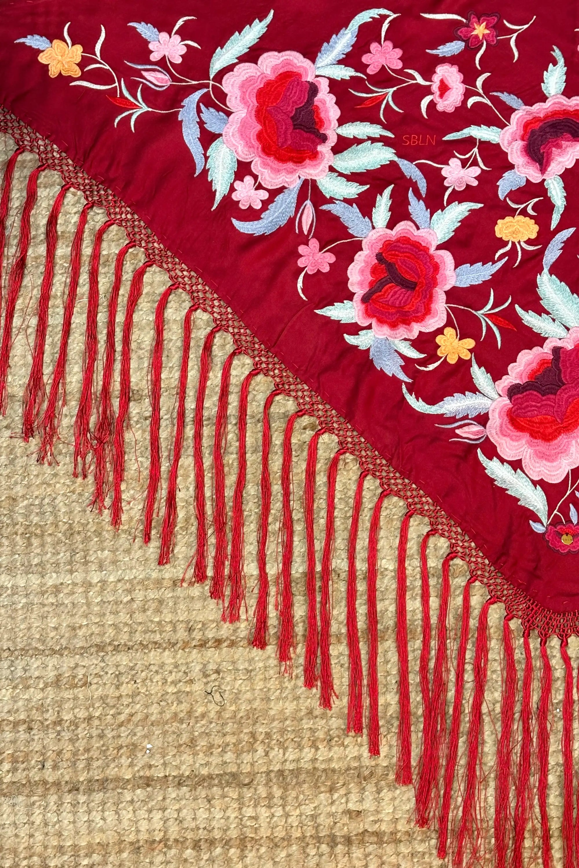 Mantoncillo Flamenca Bordado Sibilina Burdeos