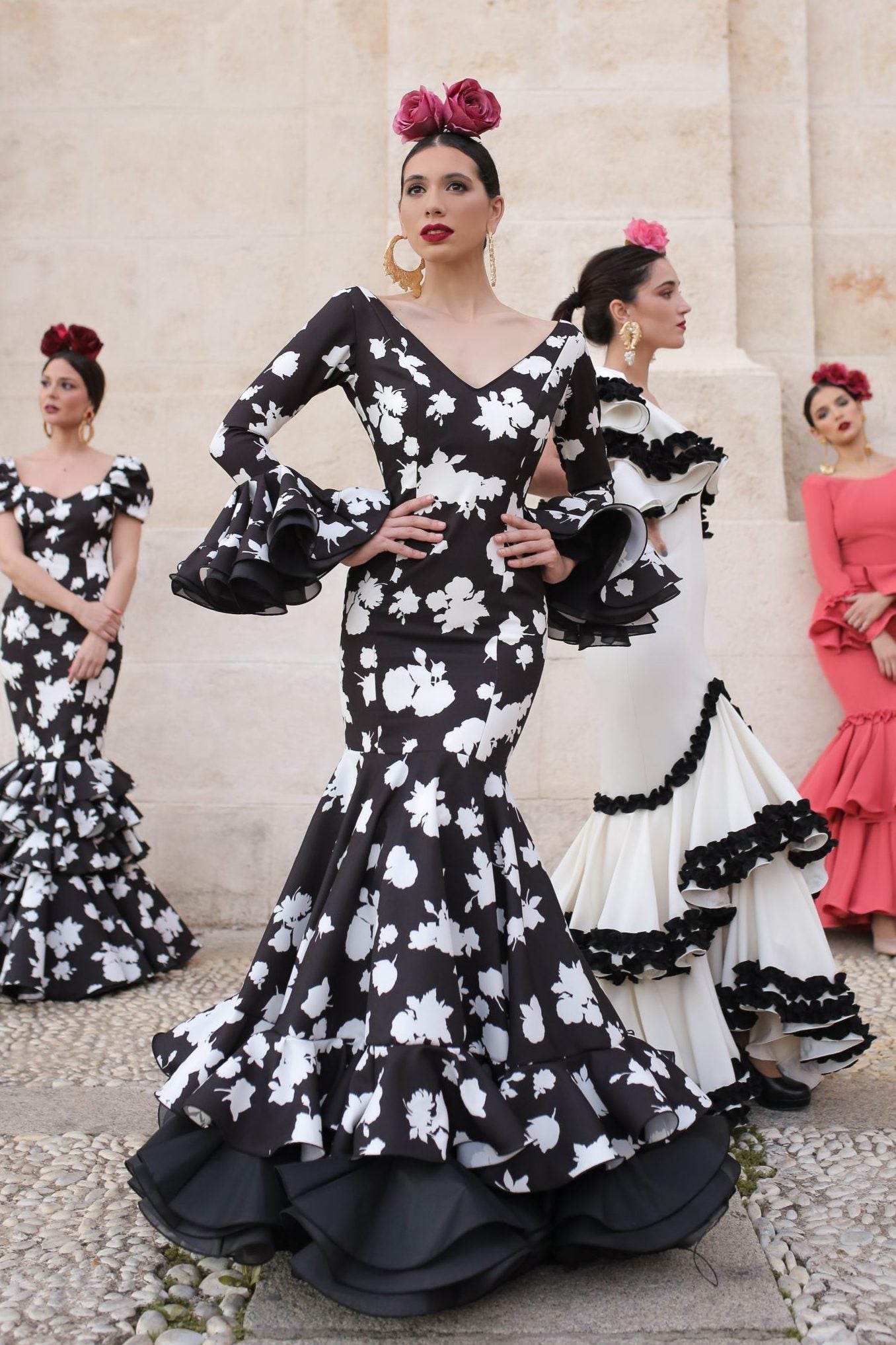 Vestido Flamenca Valentina Negro Flores Beige