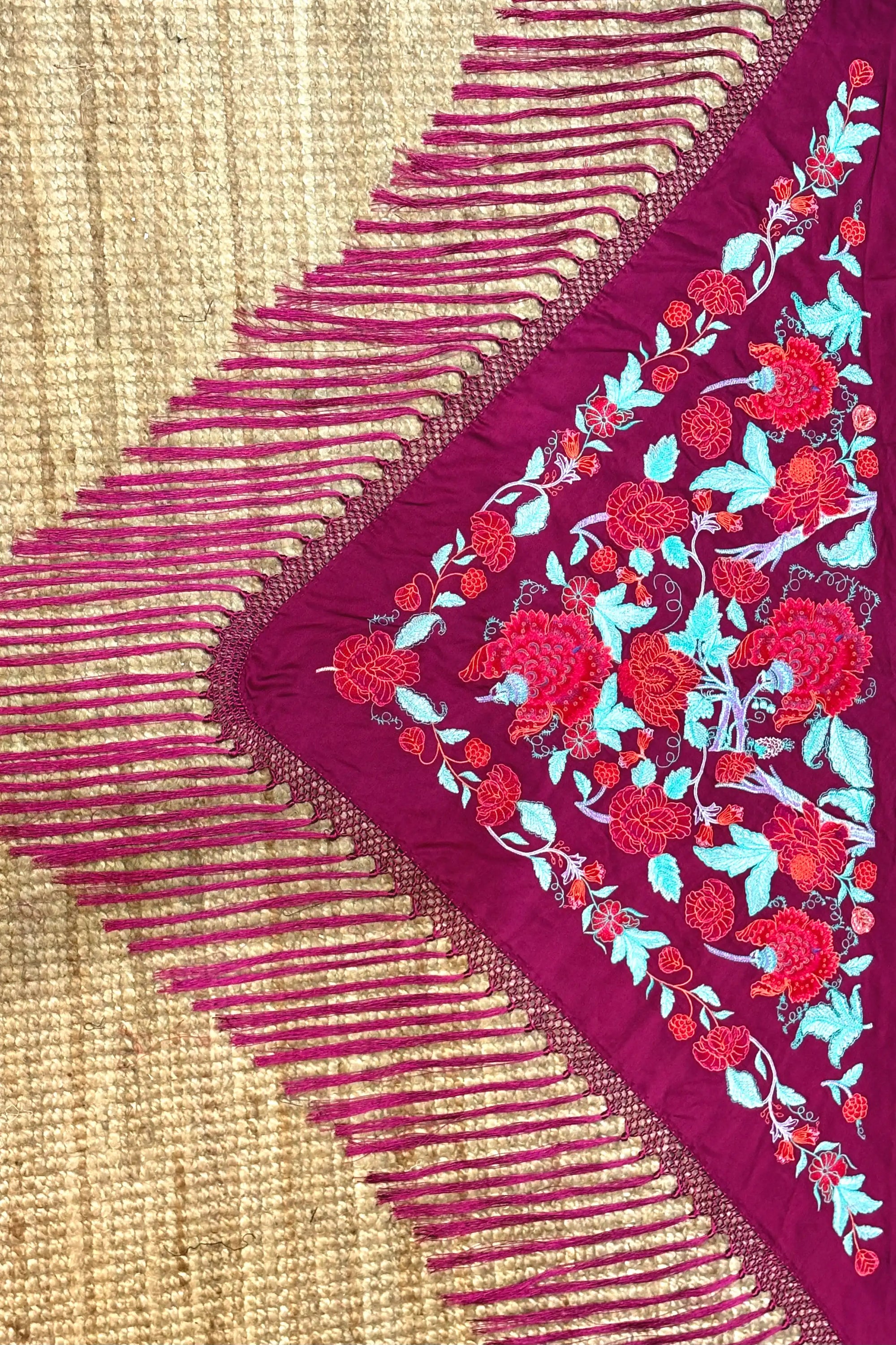 Mantoncillo Flamenca Bordado Maxi Clavel Buganvilla