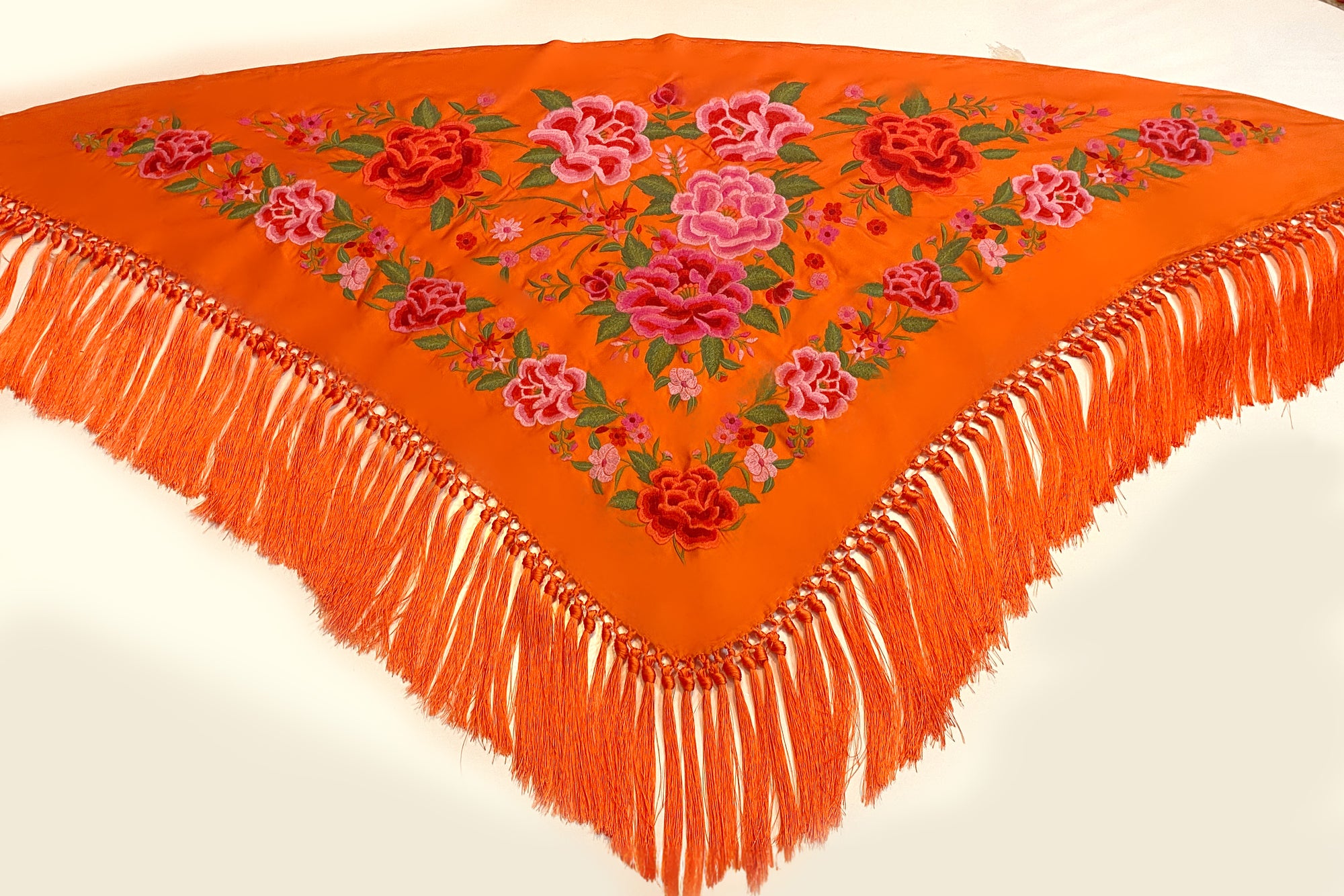 Mantoncillo  Bordado Rosas Naranja