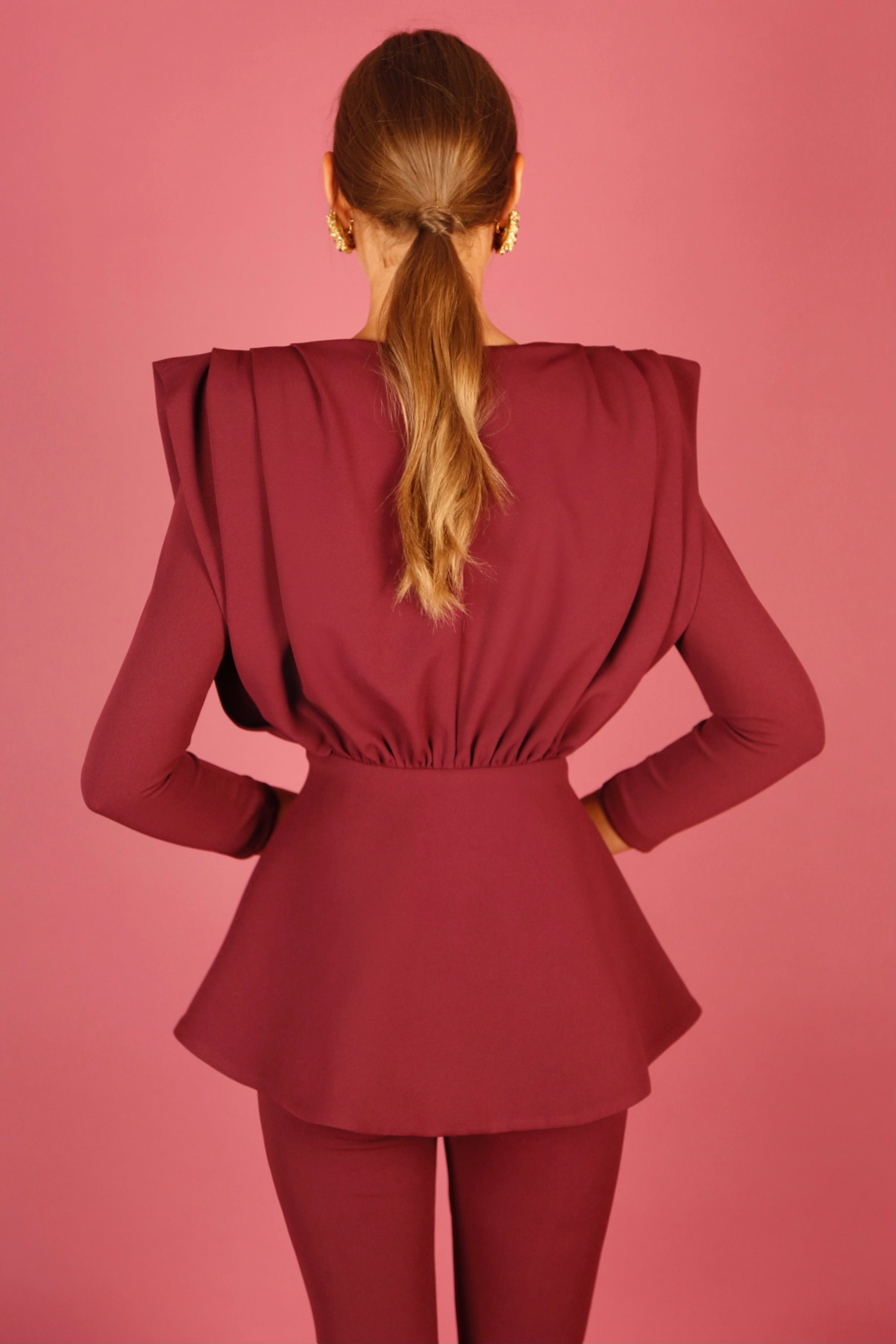 Traje Sevilla Burdeos